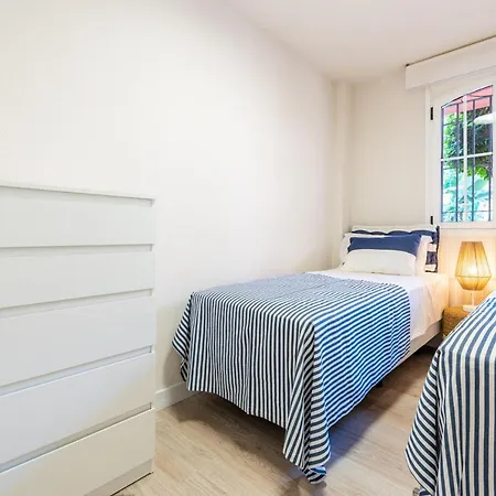 Alvarito Playa Апартаменти *