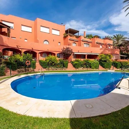 Alvarito Playa Apartment Marbella