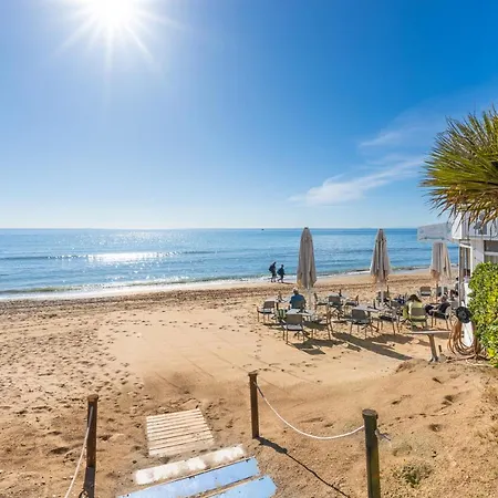 Alvarito Playa Апартаменти